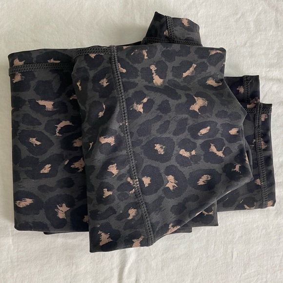 SOLD// Varley Montero High Waist Cheetah Print Cropped Leggings - Picture 4 of 14